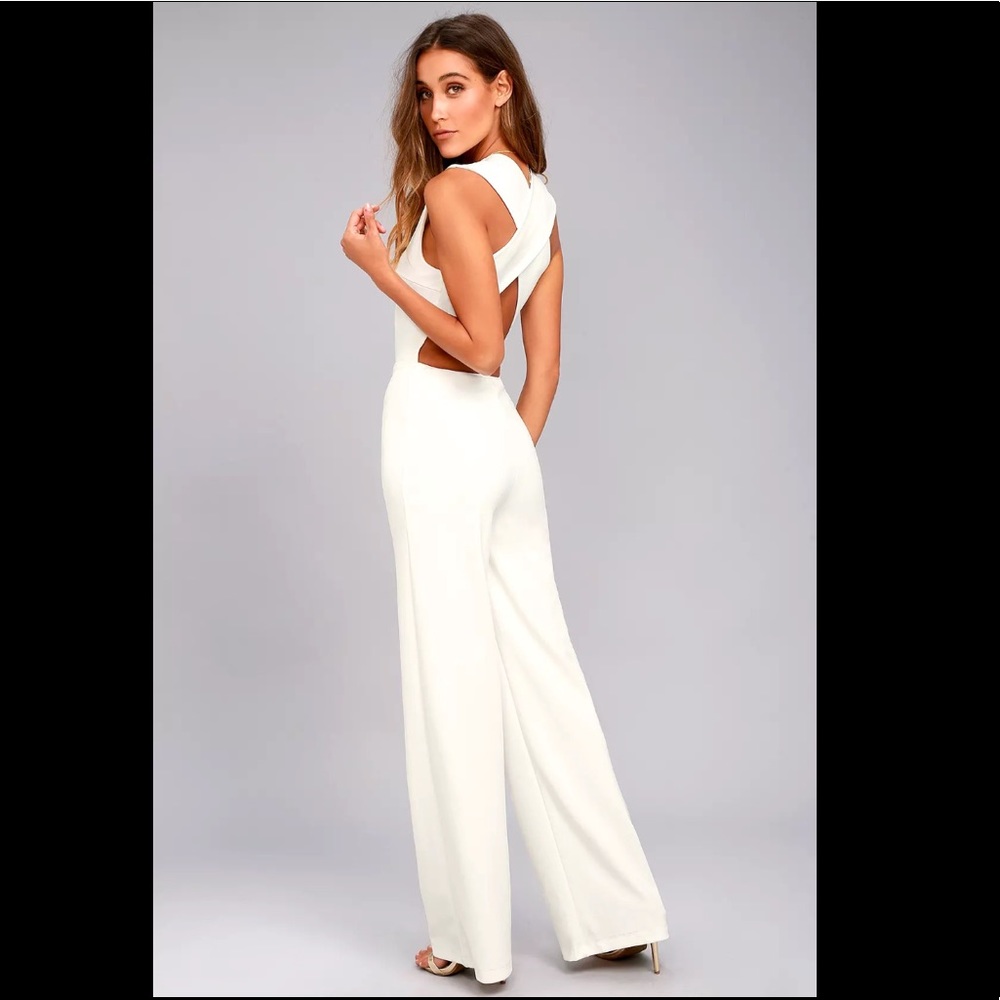 THINKING OUT LOUD WHITE BACKLESS JUMPSUIT
LULUS
